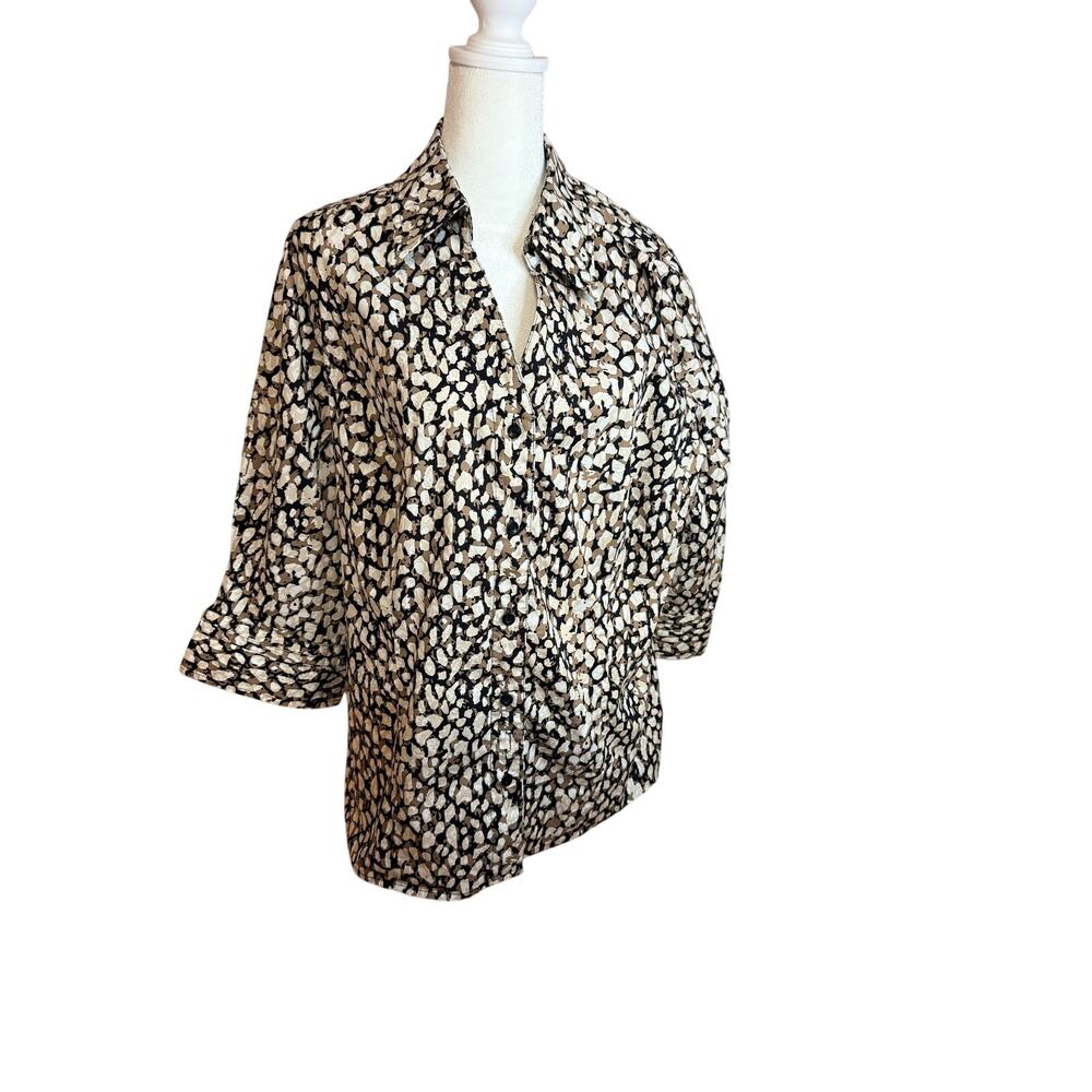 Alfani women’s button-front blouse Abstract pebble print in black, and white 18W